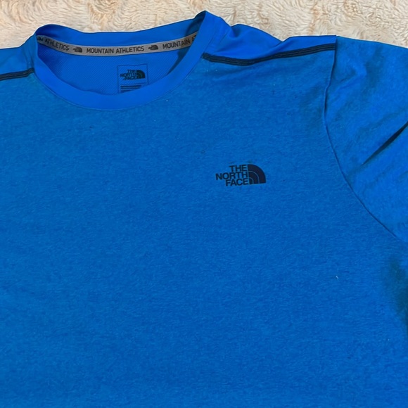THE NORTH FACE MEN’S Mountain Athletic SHIRT FLASHDRY BLUE SHORT SLEEVE Size L/G - Picture 2 of 8